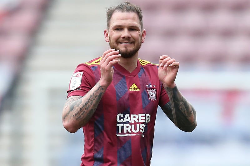 Preston North End and Portsmouth have both reportedly shown interest in Ipswich Town striker James Norwood in recent times. The 31-year-old’s contract is set to expire at the end of the season. (East Anglian Daily Times)
