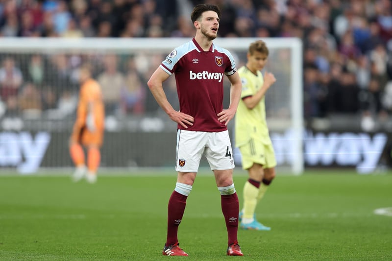 Manchester United are likely to have a clear run to signing West Ham midfielder Declan Rice this summer. (ESPN)
