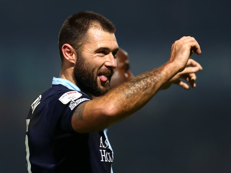Former QPR, West Brom and Burnley striker Charlie Austin is in talks with Australian A-League side Brisbane Roar over a summer switch (Daily Mail)