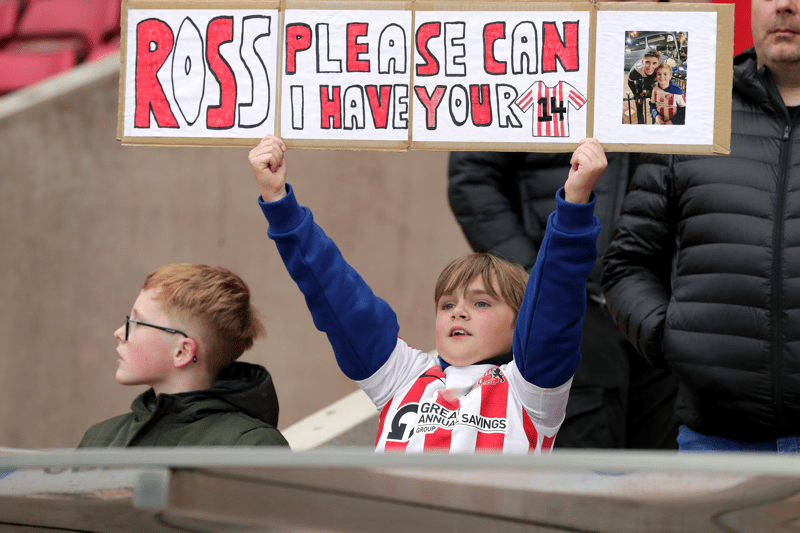 A young Sunderland supporter is keen to grab the shirt of the Black Cats top goalscorer