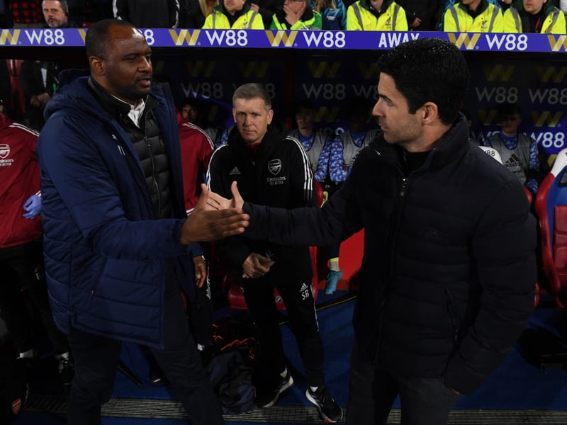 Crystal Palace are interested in a move for FC Porto winger Pepe, but face competition from Arsenal. His current club could demand as much as £51m for his signature. (A Bola)