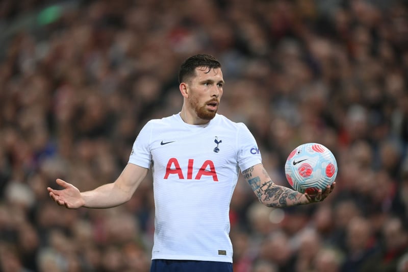 Newcastle United could look to strike an ‘oven-ready’ deal for Tottenham midfielder Pierre-Emile Hojbjerg this summer, with the player valued at around £30m by Spurs. (The Express)