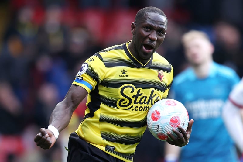 Fulham are reportedly considering a move for Watford's Moussa Sissoko as they search for players with Premier League experience. The 32-year-old has spent the last nine years in the English top flight with Newcastle, Tottenham and Watford. (Sport Witness)
