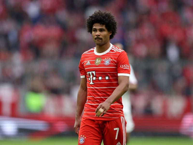 Former Arsenal attacker Serge Gnabry is set to sign a new contract at Bayern Munich despite being linked with a move to Chelsea (Daily Mail)