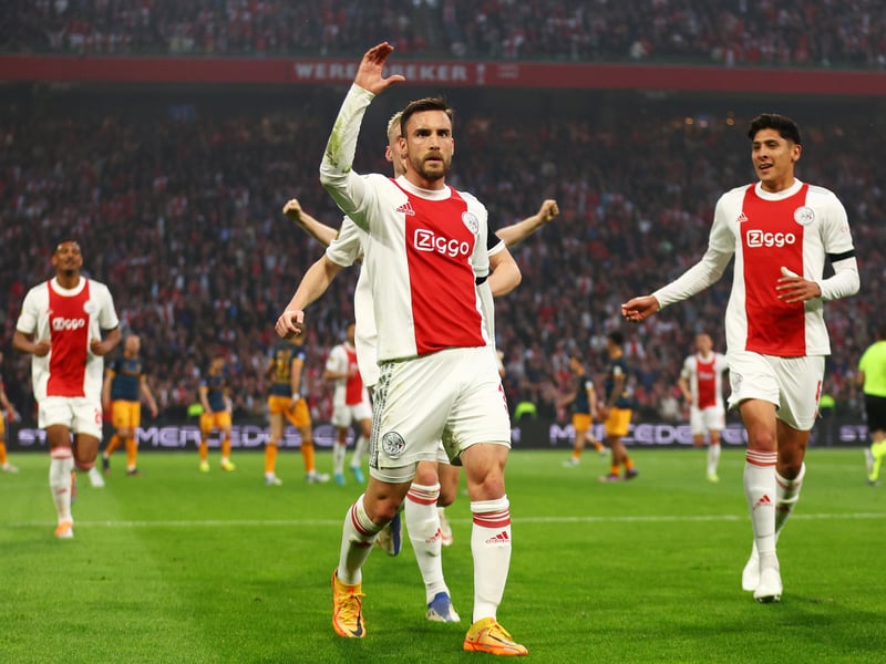 Leeds United are reportedly eyeing a move for Ajax defender Nicolas Tagliafico, but the player would need convincing to join the club. The Argentina international is entering the final 12 months of his contract in Amsterdam. (SoccerNews)