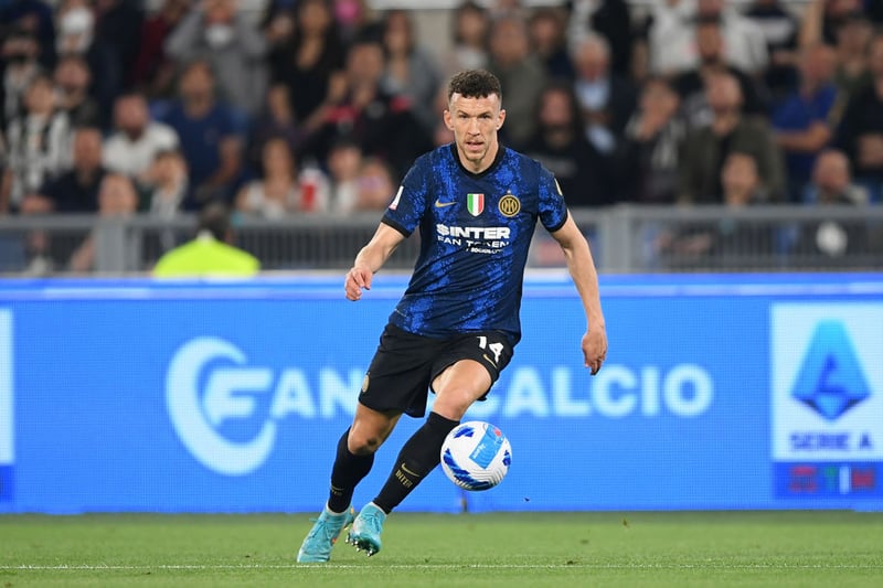 Newcastle United are preparing a bumper contract offer for Ivan Perisic who could leave Inter Milan on a free transfer. (CalcioMercato)