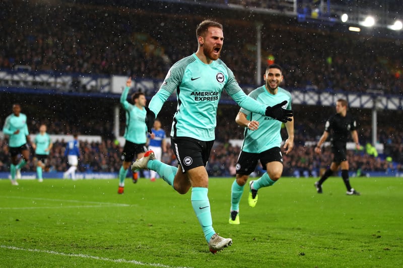 Brighton are reportedly eager to give Alexis Mac Allister a new contract, with talks set to begin in the coming months. The 23-year-old's current deal expires in 2024. (Sport Witness)