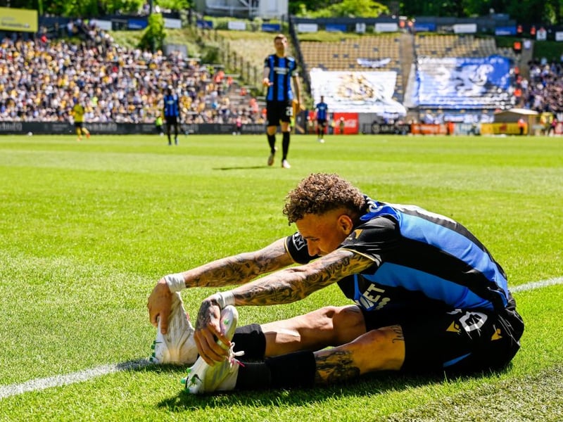 Leeds United are working on a deal to sign Club Brugge winger Noa Lang after holding new talks. (Football Insider)