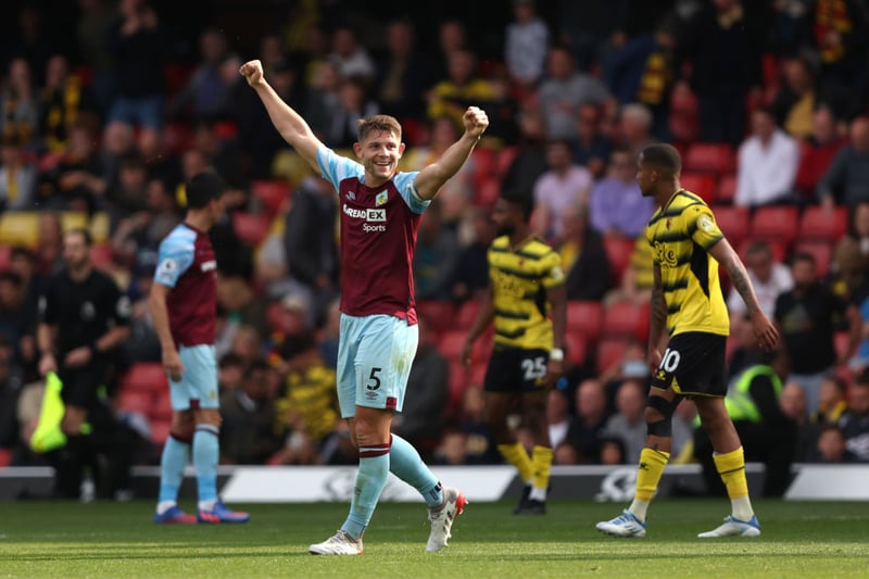 Newcastle United are now in ‘pole position’ to sign Burnley defender James Tarkowski. (MIrror)