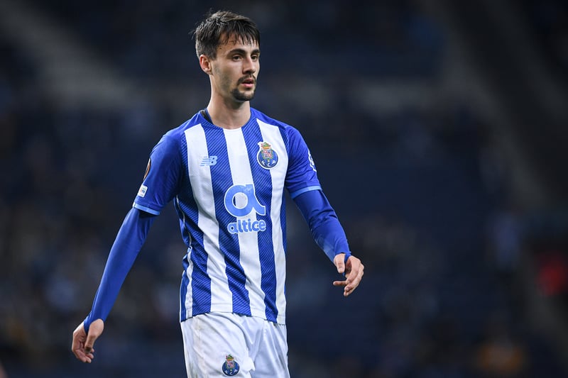 Liverpool have reportedly made an agreement with Porto for first refusal on signing midfielder Fabio Vieira. The 21-year-old - who has six goals and 14 assists in the league this season - is thought to have a release clause of £12.7 million. (Liverpool Echo)