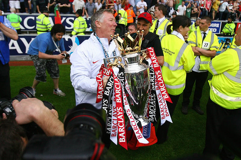 It took nine years for the league to next be concluded on the last weekend. Again, it was United who finished with a flourish as they won 2-0 at Wigan Athletic and collected the trophy ahead of Chelsea. Sir Alex Ferguson’s men then beat the Blues in the Champions League final 10 days later.