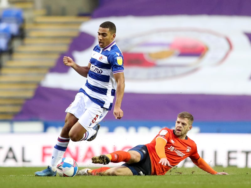 Bristol City are reportedly ‘keen’ on adding Reading midfielder Andy Rinomhota to their squad (Bristol Live)
