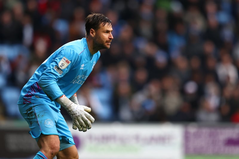 Hibernian are reportedly close to signing goalkeeper David Marshall, who has been released by QPR. The 37-year-old is set for a medical in Edinburgh today. (BBC Sport)