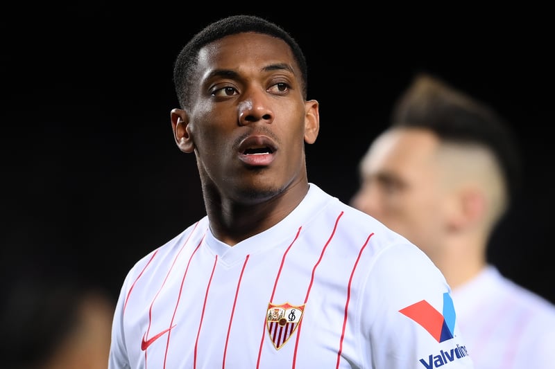 Sevilla president Jose Castro has revealed the club will not be turning their loan deal for Anthony Martial into a permanent transfer from Manchester United this summer (Daily Mail)