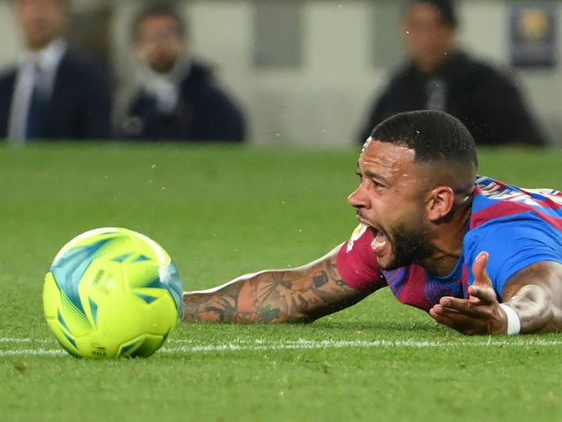Barcelona have reportedly placed a price tag of £17.1m on forward Memphis Depay amid transfer links with Arsenal and Newcastle United. (Sport)