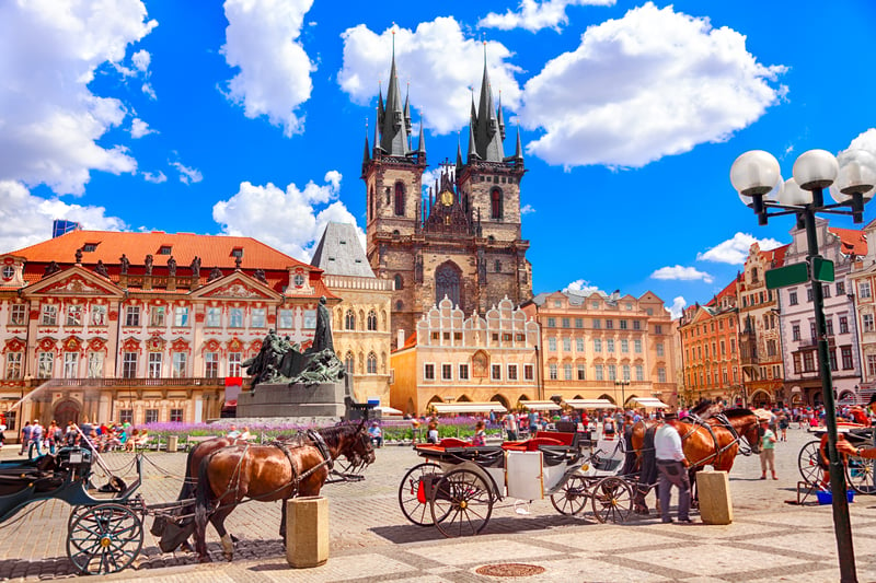 Departure at 2:50 pm the Monday, return flight at 6:55 pm the Friday with Jet2. Flight time is two hours and 20 minutes. Prague attractions include Prague Castle and Charles Bridge.