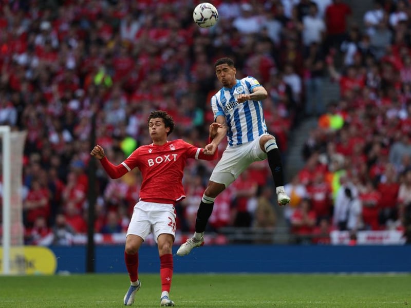 Arsenal are keeping tabs on Chelsea’s talented young centre-back Levi Colwill, who has spent the season on loan at Huddersfield Town. (Goal)