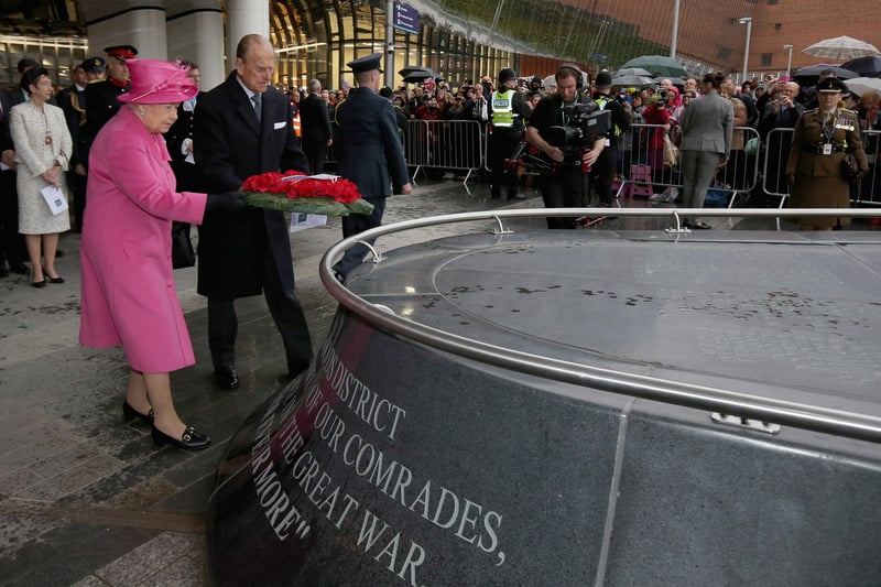  Queen Elizabeth II and Prince Philip, Duke of Edinburgh lay a wreath on the Pals War Memorial (Photo by Christopher Furlong/Getty Images)