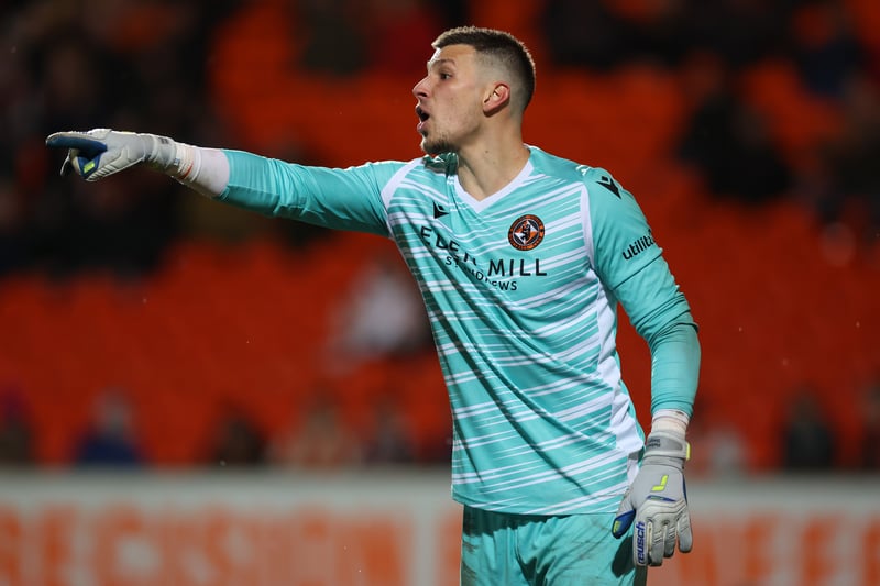 Celtic have stepped up their bid to land out of contract Dundee United keeper Benjamin Siegrist who has been linked with Preston North End and Blackpool in recent weeks (Daily Record)
