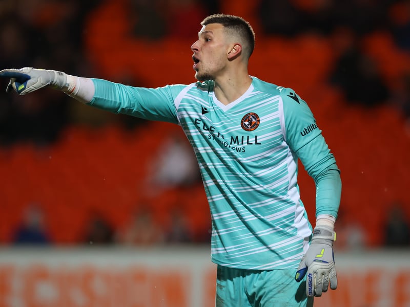 Scottish champions Celtic are closing in on the signing of Preston North End target Benji Siegrist, a free agent after leaving Dundee United this summer (The Sun)