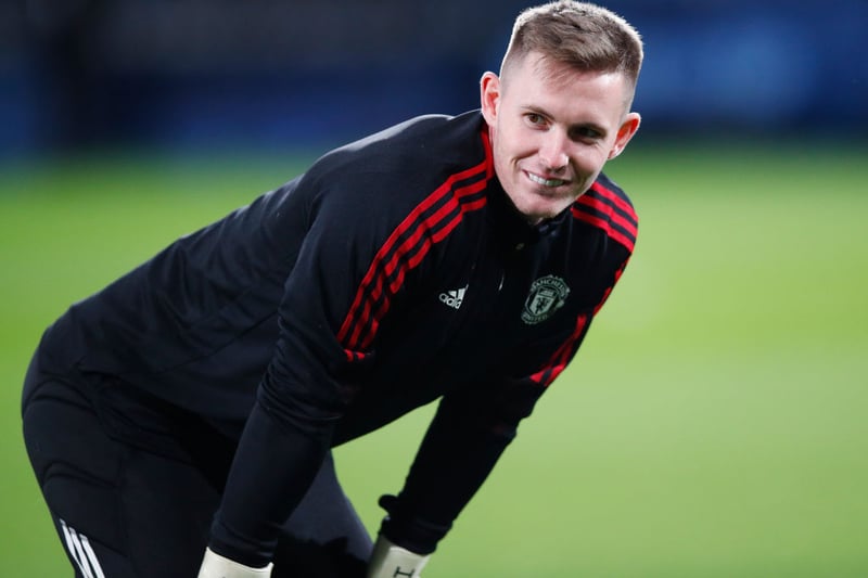 Manchester United goalkeeper Dean Henderson is heavily linked with Newcastle United (Manchester Evening News)