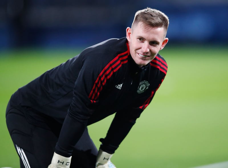 Manchester United goalkeeper Dean Henderson is heavily linked with Newcastle United (Manchester Evening News)