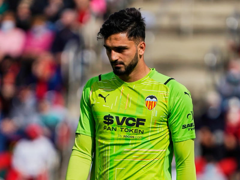 Tottenham Hotspur have joined Manchester United  in their pursuit of Valencia shot-stopper Giorgi Mamardashvili. (Marca)