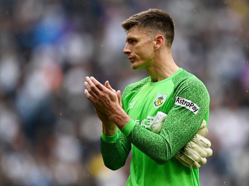 Southampton are favourites to sign Burnley goalkeeper Nick Pope ahead of Fulham and West Ham. (SkyBet)