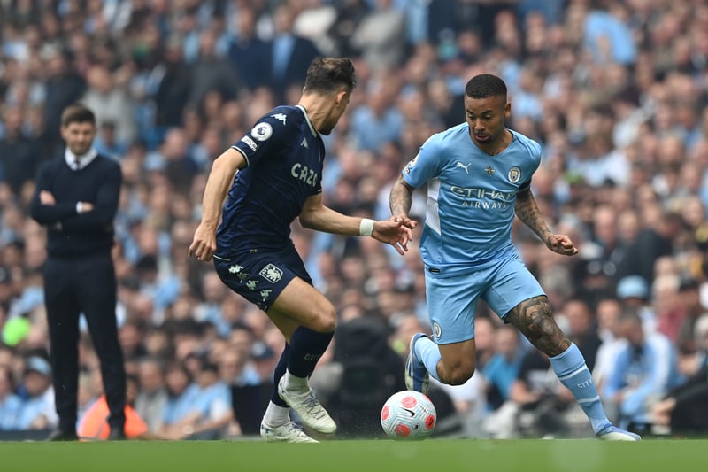 Arsenal are reportedly willing to offer Manchester City striker Gabriel Jesus £190,000 a week to join them this summer. The 25-year-old is thought to earn around £110,000 a week at the Etihad Stadium. (The Sun)