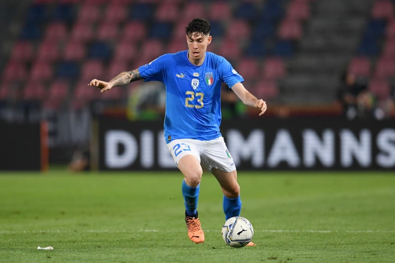 Alessandro Bastoni’s agent has opened the door for a possible move to Tottenham after encouraging the defender to be ‘professional’ as he considers his future at Inter. (Football Italia)