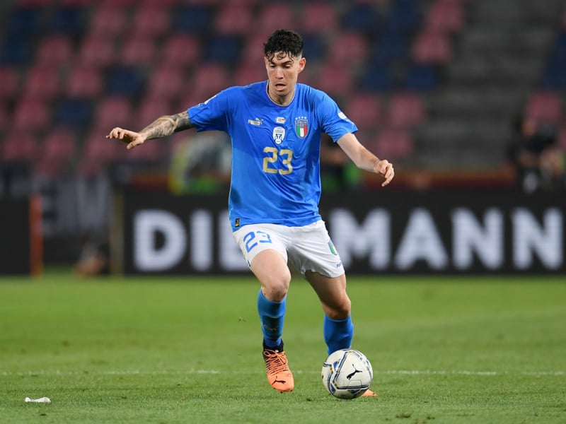 Alessandro Bastoni’s agent has opened the door for a possible move to Tottenham after encouraging the defender to be ‘professional’ as he considers his future at Inter. (Football Italia)