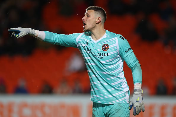 Celtic have reportedly joined the race for Dundee United goalkeeper Benjamin Siegrist, who is out of contract this summer. Blackpool and Preston North End are also keen. (Daily Mail)