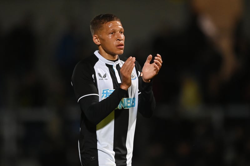 Sheffield United have expressed interest in Newcastle United striker, Dwight Gayle. Middlesbrough are also keen on snapping up the 32-year-old, who has fallen down the pecking order at St. James' Park. (Daily Mail)