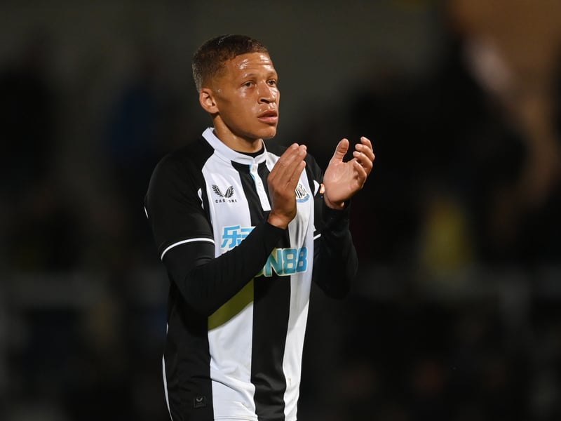Sheffield United have expressed interest in Newcastle United striker, Dwight Gayle. Middlesbrough are also keen on snapping up the 32-year-old, who has fallen down the pecking order at St. James' Park. (Daily Mail)