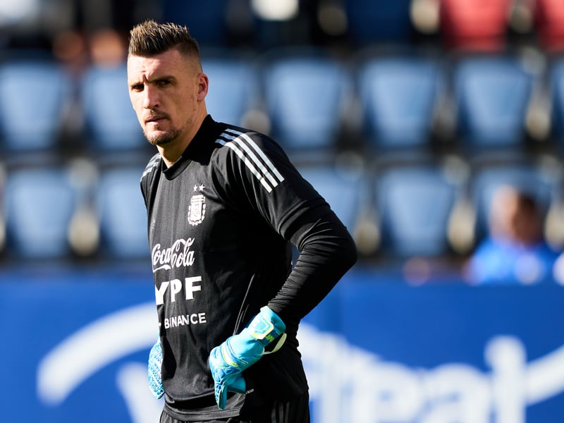 Nottingham Forest have been linked with a move to sign River Plate goalkeeper Franco Armani. The 35-year-old could potentially replace Brice Samba if he leaves the club. (El Esquiu)
