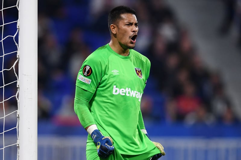 Newcastle United want to sign PSG keeper Alphonse Areola but will face competition from West Ham where French international spent last season on loan (Mercato)