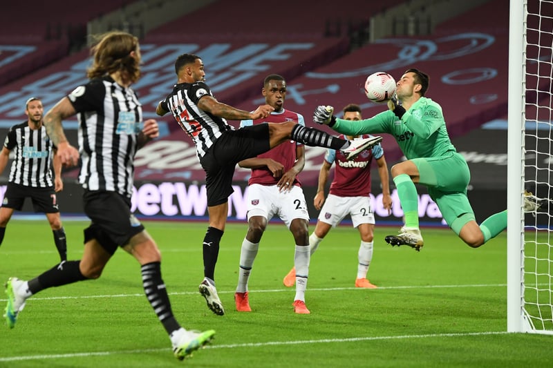 Debutants Callum Wilson and Jeff Hendrick scored as Newcastle claimed a deserved 2-0 win against the Hammers and got their season off to a fine start.