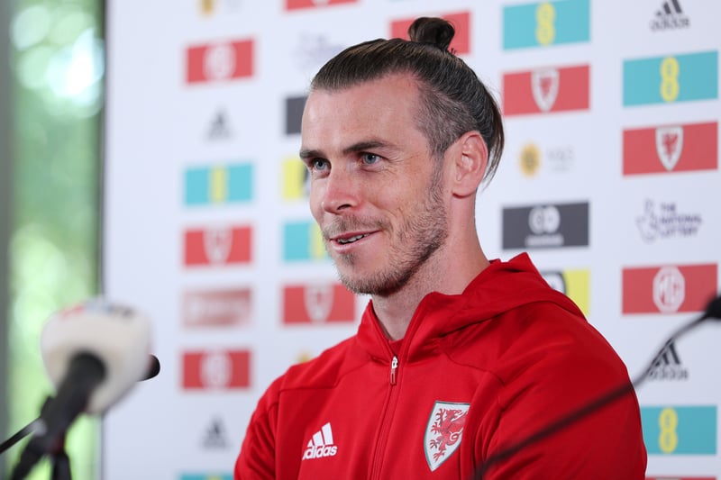 Newcastle United, Aston Villa and Tottenham Hotspur are the three Premier League clubs currently monitoring Gareth Bale’s situation after his Real Madrid contract expired (The Sun)