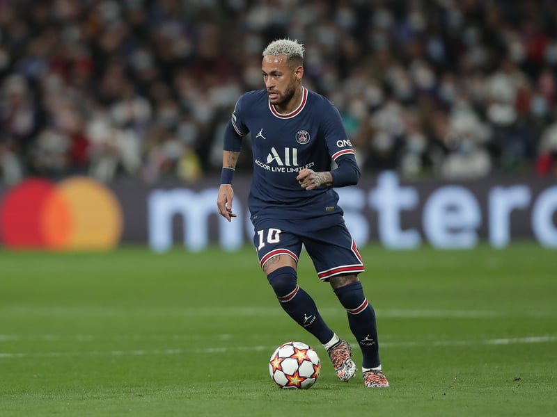 Neymar has played down reports of a potential summer departure from PSG by insisting that he wants to stay in the French capital after Chelsea and Manchester City were liked with the Brazilian (Daily Mail)