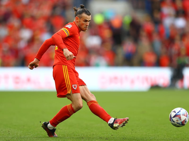 Cardiff City plan to launch a sensational bid for former Real Madrid winger Gareth Bale next summer after missing out on the Wales international to MLS side LAFC this window (The Sun)