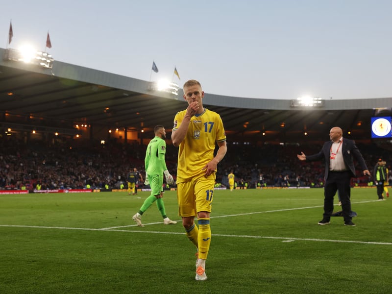 Everton are ahead of West Ham in the race to sign Manchester City star Oleksandr Zinchenko. (Goal)