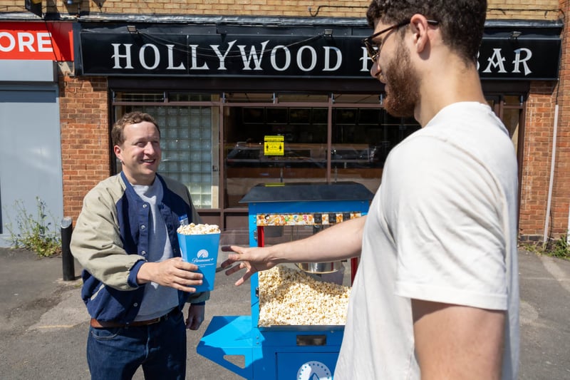 Paramount Pete feeding the Hollywood public (Pic: PLAY)