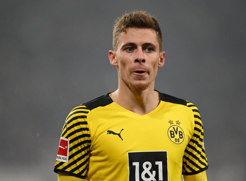 Borussia Dortmund will sell Thorgan Hazard to Newcastle United for just £13m. The Toon Army are ‘particularly interested’ in the player. (Sport1)