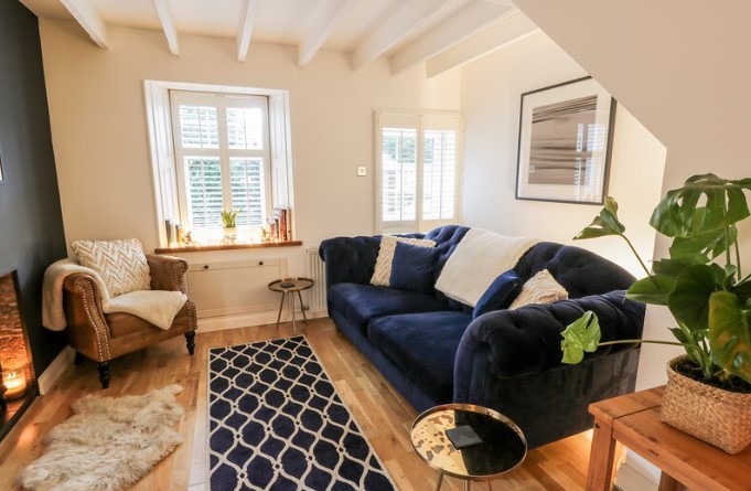This cosy cottage on HolidayLettings would make a gorgeous romantic weekend. Sitting near Clyde Muirshiel Regional Park  there’s plenty of walks close by to explore.