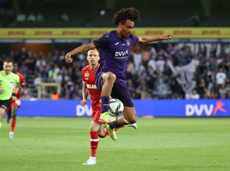 Newcastle United are ‘showing interest’ in Bayern Munich forward Joshua Zirkzee. (HLN)