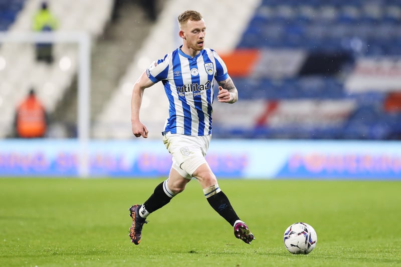 Nottingham Forest have made bids for Huddersfield Town duo Lewis O’Brien and Harry Toffolo for a combined fee of £10m to £12m, with Toffolo valued at a cut-price £2.5 million because he is in the final year of his contract (The Athletic)