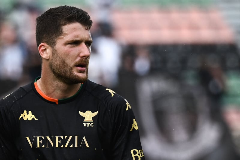 Middlesbrough have reportedly submitted a €9m bid for Venezia forward Thomas Henry. The 27-year-old, who scored nine goals last season, was close to joining Celtic last summer. (Gianluca Di Marzio)