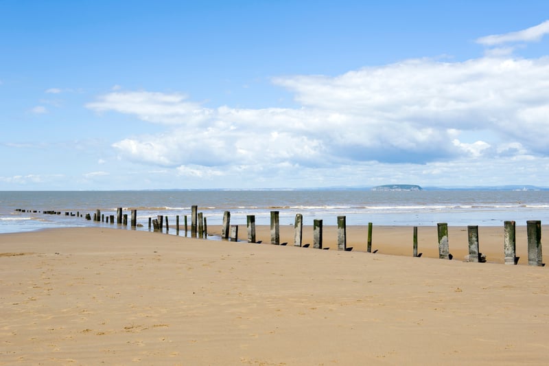 Berrow Beach is a 52 minute drive from Bristol. It is close to the Animal Farm Adventure Park, which is a great attraction for young children. 