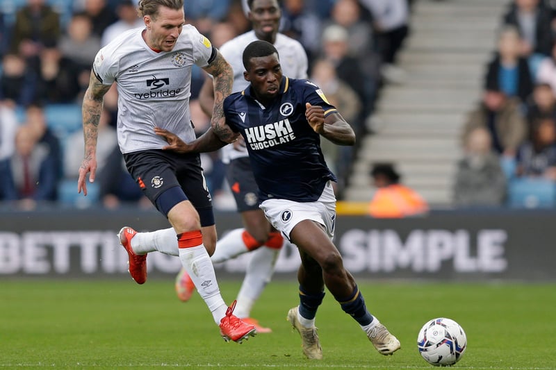 Cardiff City are set to secure the signing of Sheyi Ojo after he was released by Liverpool this summer. The winger spent last season on loan with Millwall, picking up two assists in 18 appearances. (Mail Online)