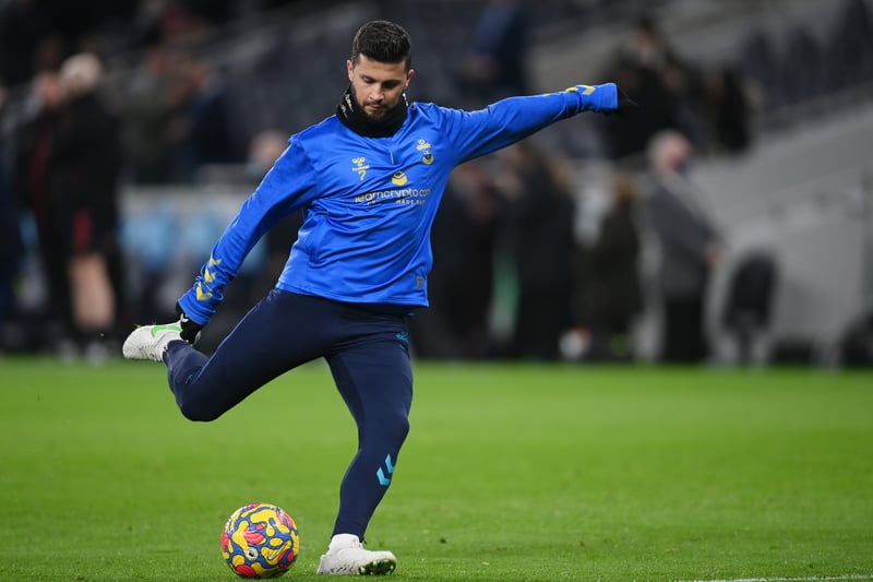 Reading are close to re-signing former Southampton striker Shane Long after he was released at the end of last season. The 35-year-old scored over 50 goals for the Royals during his six-year stint with the club, however he has only managed two goals since February 2021. (Football League World)